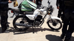 Aseguran a dos hombres con armas de plástico