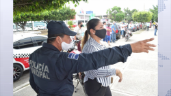 Refuerzan vigilancia en bancos, para mantener sana distancia
