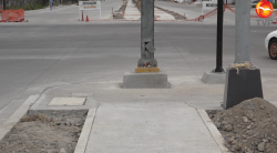 Casi lista la ciclovía... ¿con un poste en medio?