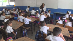 Maestros temporales  podrían obtener plaza definitiva  culminando el ciclo