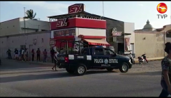 Se olvidan de la sana distancia y van por sus cervezas
