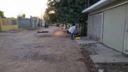 En medio de la calle encuentran a persona asesinada