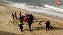 Embarcación de pescadores vuelca por fuerte oleaje