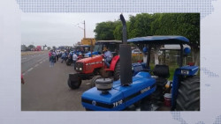 Ante incertidumbre en el precio del maíz, productores de Sinaloa movilizan maquinaria hacia las carreteras