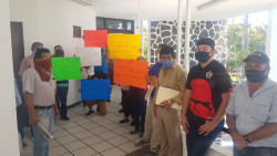 Comerciantes acuden de nuevo a palacio municipal