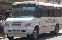 Transporte urbano trabaja a la mitad de capacidad