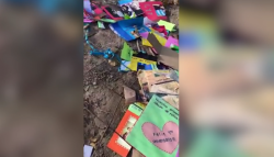 Por ruptura amorosa, jóvenes ensucian canal con desechos