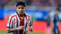 Eduardo López renovó su contrato con Chivas