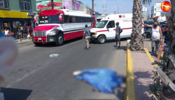 Joven pierde la vida al impactarse contra camioneta