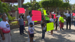 Protestan Deportistas y Promotores afuera de Palacio Municipal