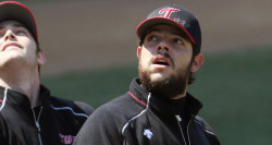 El slugger mexicano Roberto Ramos, se lesionó.