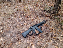 Decomisan arma de fuego y equipo táctico