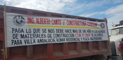 Transportistas exigen pago pendiente de un particular