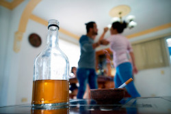 Culpar al alcohol de la violencia doméstica es "preocupante": Sociedad Interamericana de Psicología.