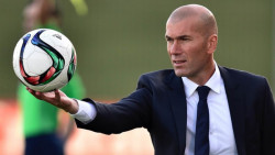 Zidane sale en defensa de los árbitros