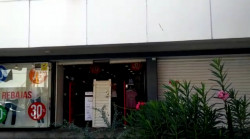 Abren los comercios en el centro