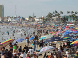 Mazatlán abrirá hoteles y playas el 1 de julio