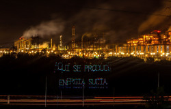 Greenpeace muestra en termoeléctrica de México contaminación del combustóleo