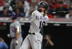 Charlie Blackmon, primer jugador de MLB con Covid 19