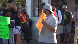 Les niegan el bono, pero les prometen despensas