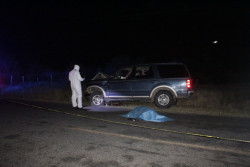 Accidente deja dos personas muertas y un herido