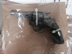 SSPM asegura a hombre en posesión de un arma de fuego