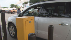 Por aprobar ley que evitará abusos a estacionamientos públicos