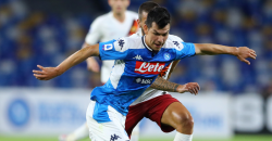 Chucky Lozano jugó unos minutos ante la Roma