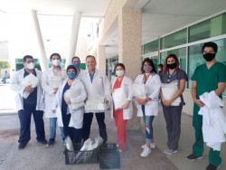 Entregan equipo de protección a laboratoristas del IMSS