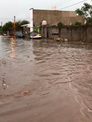 Ante lluvia, elementos de Protección Civil y Bomberos recorren el municipio de Escuinapa