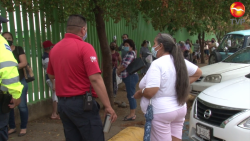 Personas de la tercera edad a la espera su apoyo social