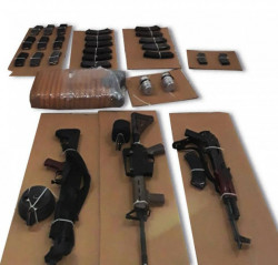 Decomisan armas y vehículo