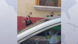 "Atoran" el carro del alcalde comerciantes inconformes
