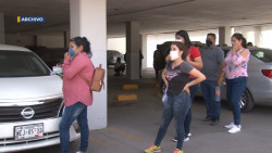 Bancos colocarán carpas ante largas filas de usuarios