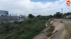 Vecinos de fraccionamiento piden desazolve de canal pluvial