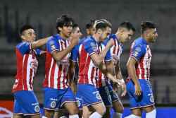 Chivas derrota 4-3 al América y va a la final de la Copa X México