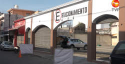 Derriban antiguo tianguis para crear estacionamiento