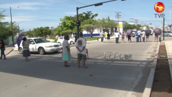 Ciudadanos toman la avenida Rafael Buelna