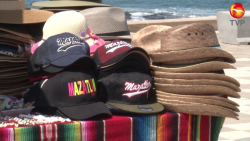 Predominan 'vendedores piratas' en playas mazatlecas