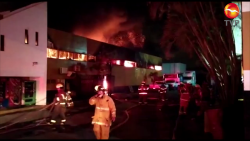 Se incendia negocio de llantas en Mazatlán