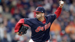 Oliver Pérez hace historia en Grandes Ligas