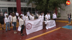 Se manifiestan abogados, exigen reapertura de juzgados