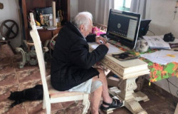 A sus 92 años, abuelito está a la mitad del camino de volverse arquitecto