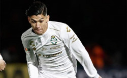 Genk hace oficial llegada de Arteaga más de una semana después de que Santos anunciara su traspaso