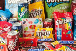 Oaxaca prohibe la venta de comida chatarra y refrescos a menores de edad