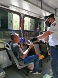 2 personas se han negado a usar cubrebocas