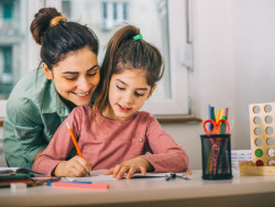 ¿Cómo lograr que tus hijos pongan atención en clases a distancia?