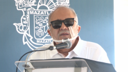 Alcalde de Mazatlán brilla... pero por su ausencia