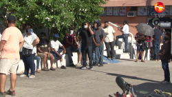 Clientes de bancos en Mazatlán, madrugan para ser atendidos