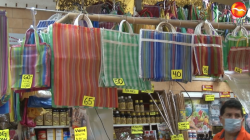 Locatarios del “Pino Suárez” comienzan el cambio de bolsas a biodegradables